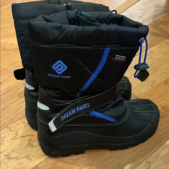 Kids Dream Pairs Black Snow Boots - Picture 3 of 5